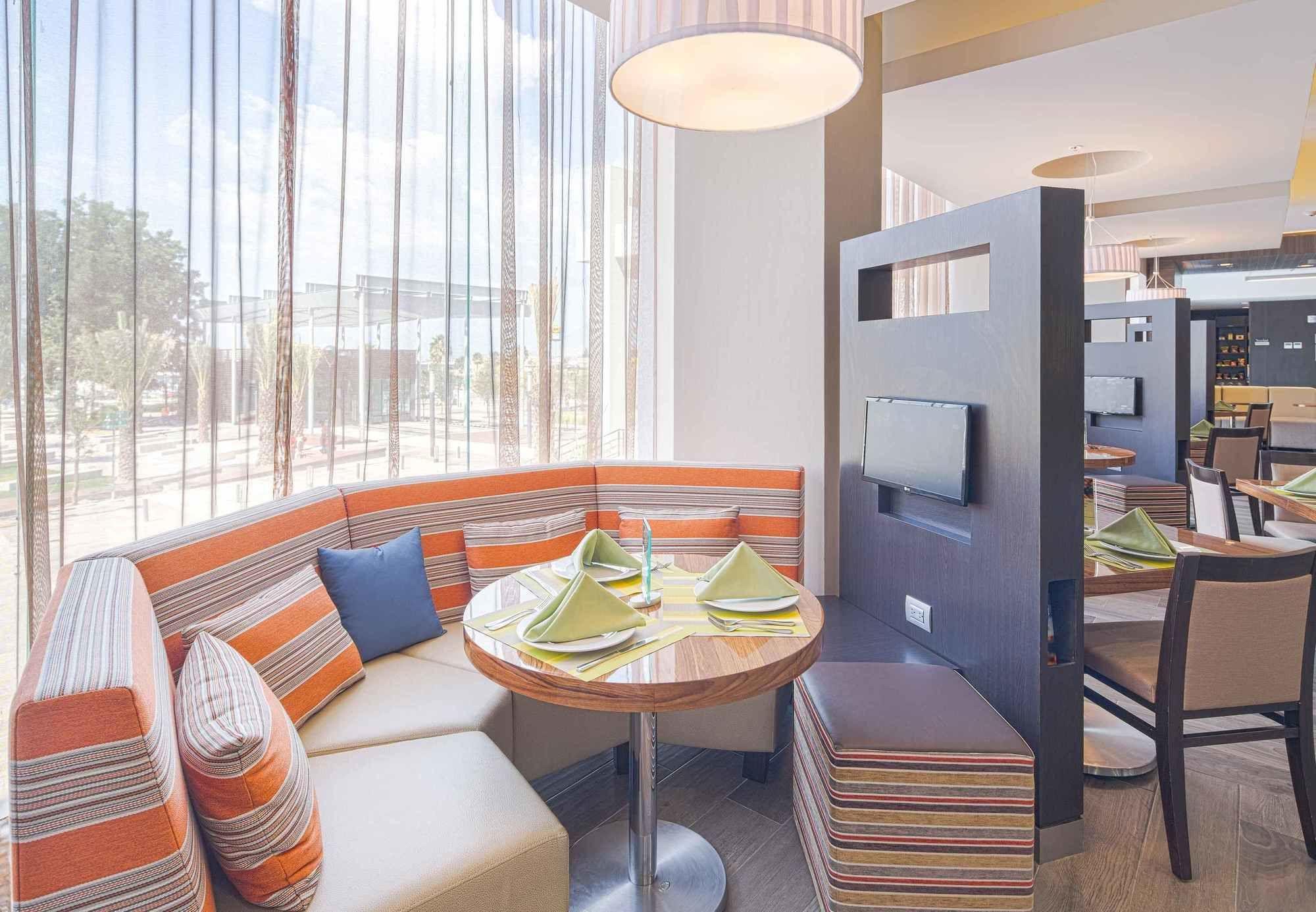 Courtyard By Marriott Saltillo Exteriör bild