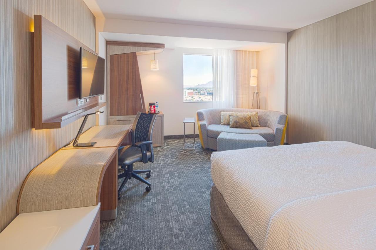 Courtyard By Marriott Saltillo Exteriör bild