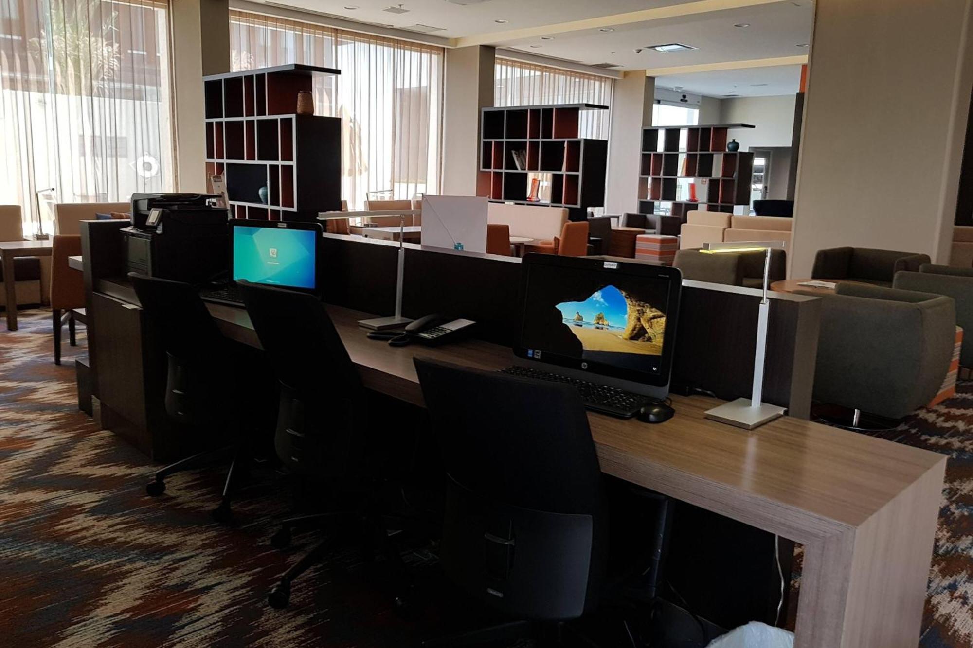 Courtyard By Marriott Saltillo Exteriör bild