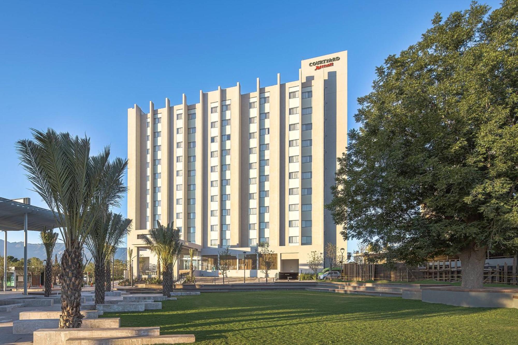 Courtyard By Marriott Saltillo Exteriör bild