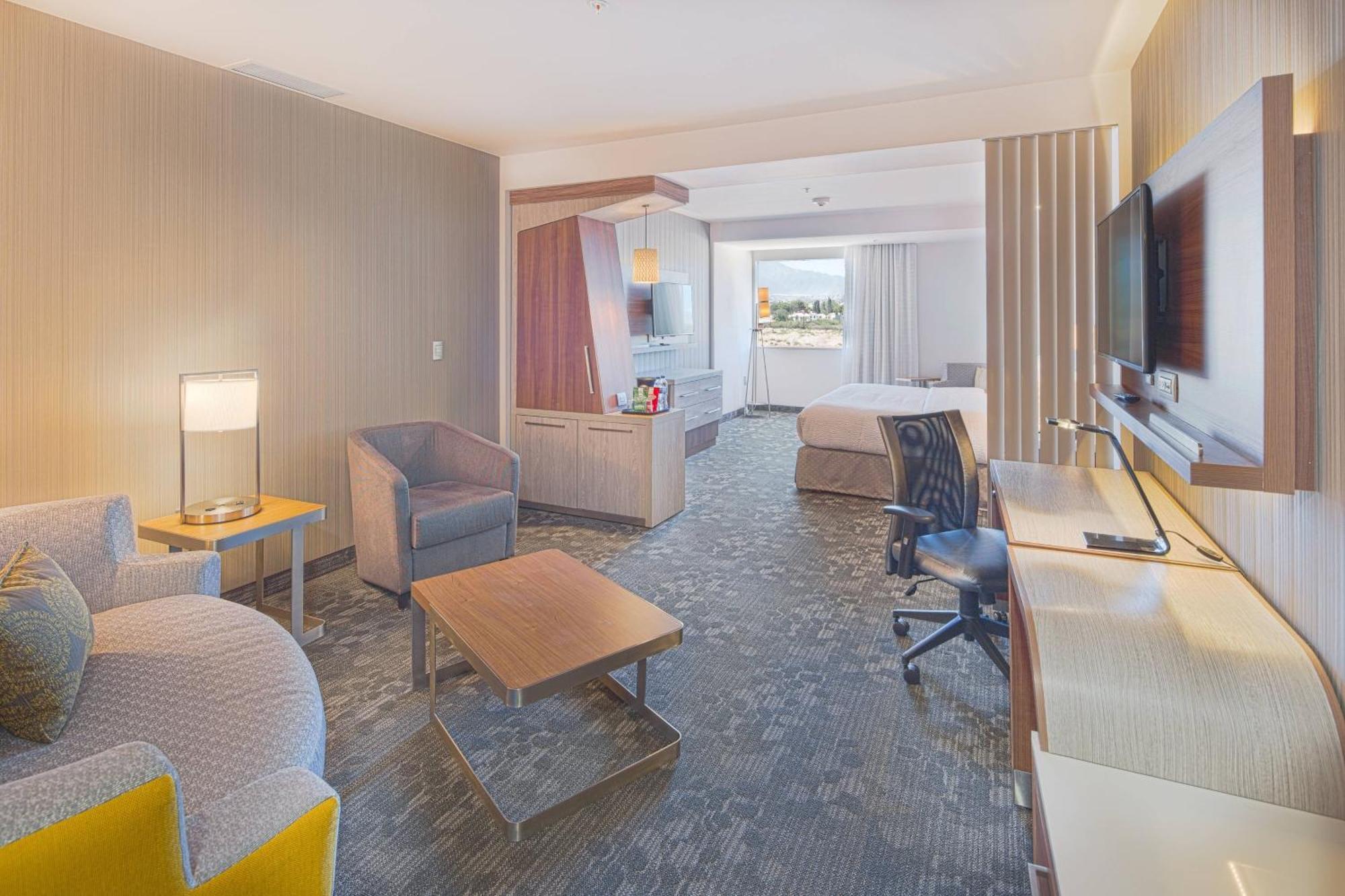 Courtyard By Marriott Saltillo Exteriör bild