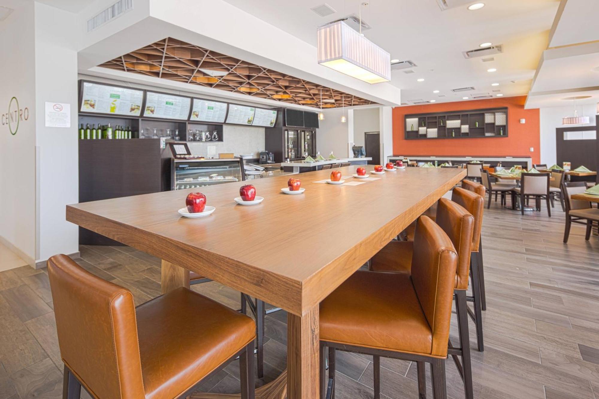 Courtyard By Marriott Saltillo Exteriör bild