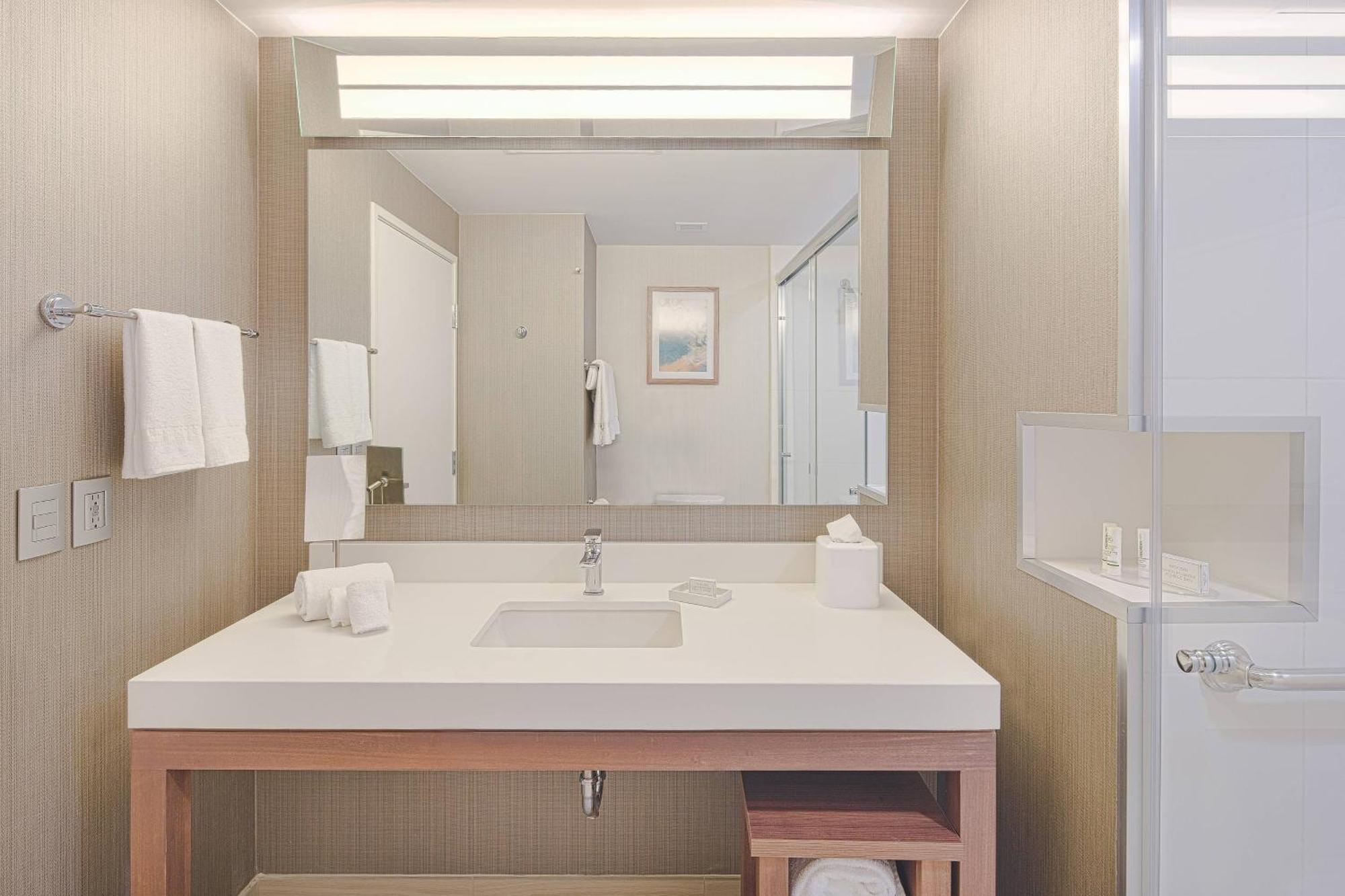 Courtyard By Marriott Saltillo Exteriör bild